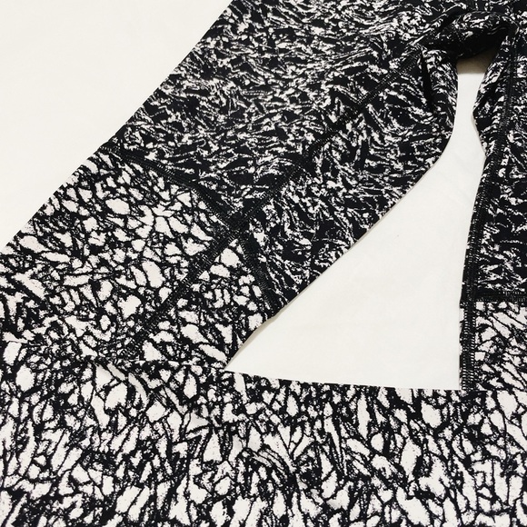 Lululemon Athletica Wunder Under high rise White Black Nulux leggings sz 4 - Picture 2 of 4